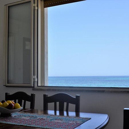 Вілла Sea Front Каріні Екстер'єр фото